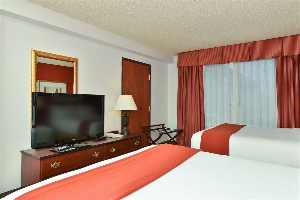 Holiday Inn Express Portland West/Hillsboro By Ihg Esterno foto